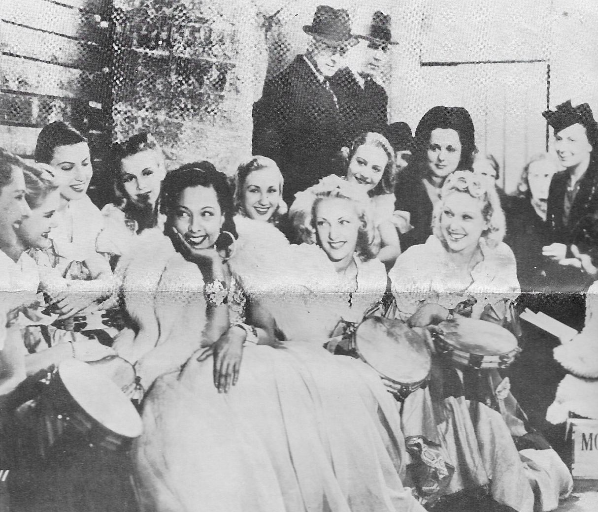 Josephine Baker, Raymond Aimos, Lucien Baroux, Gabrielle Dorziat, Saturnin Fabre, Georges Marchal, Marguerite Pierry, and Micheline Presle in Fausse alerte (1940)