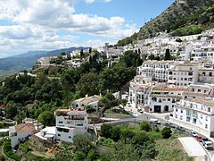 Mijas, uno de los llamados "pueblos blancos" de Andalucía; ahora con una fuerte dedicación turística.