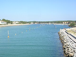 Le port de plaisance, vu du pont du courant