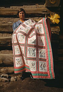 Patchwork quilt, by Lee Russell (restored by Durova)