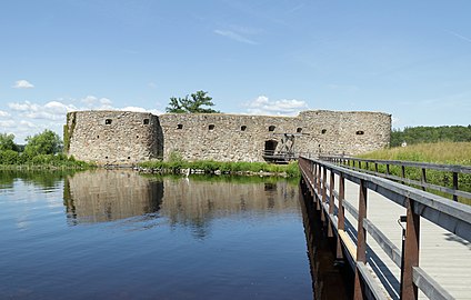 Brygga ut till Kronobergs slott från fastlandet