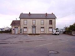 Photographie de la façade d'une gare ferroviaire.