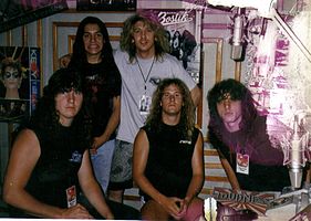 Death in مکزیکو سیتی, June 1989. (from left to right) تری باتلر, Paul Masvidal, manager Eric Greif, Bill Andrews, and Chuck Schuldiner