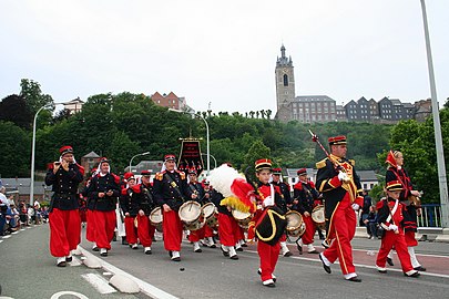 De 1ste compagnie van zoeaven in de Sint-Rochus processie.