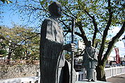 'n Standbeeld van Basho in Ogaki, Gifu Prefektuur.